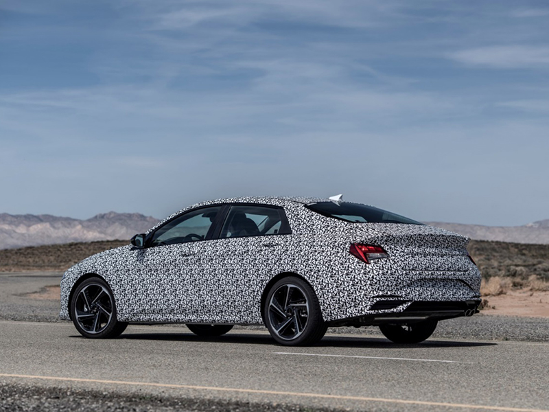 هيونداي تكشف عن التصميم الجديد لطراز سيارة إلنترا "إن لاين"